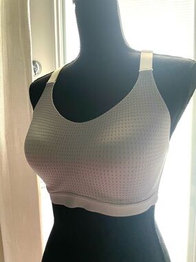 Victoria Secret white Strappy Back Sports Bra in Light Gray